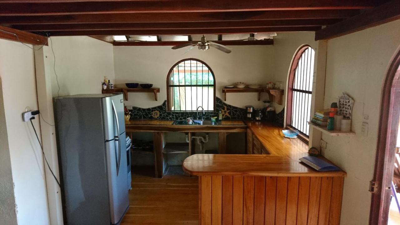 Casa Verde, Cahuita Exteriör bild